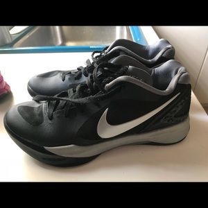nike volleyball shoes